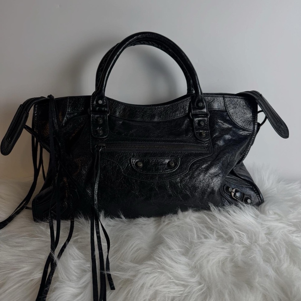 🖤 Balenciaga Classic City Bag – Black